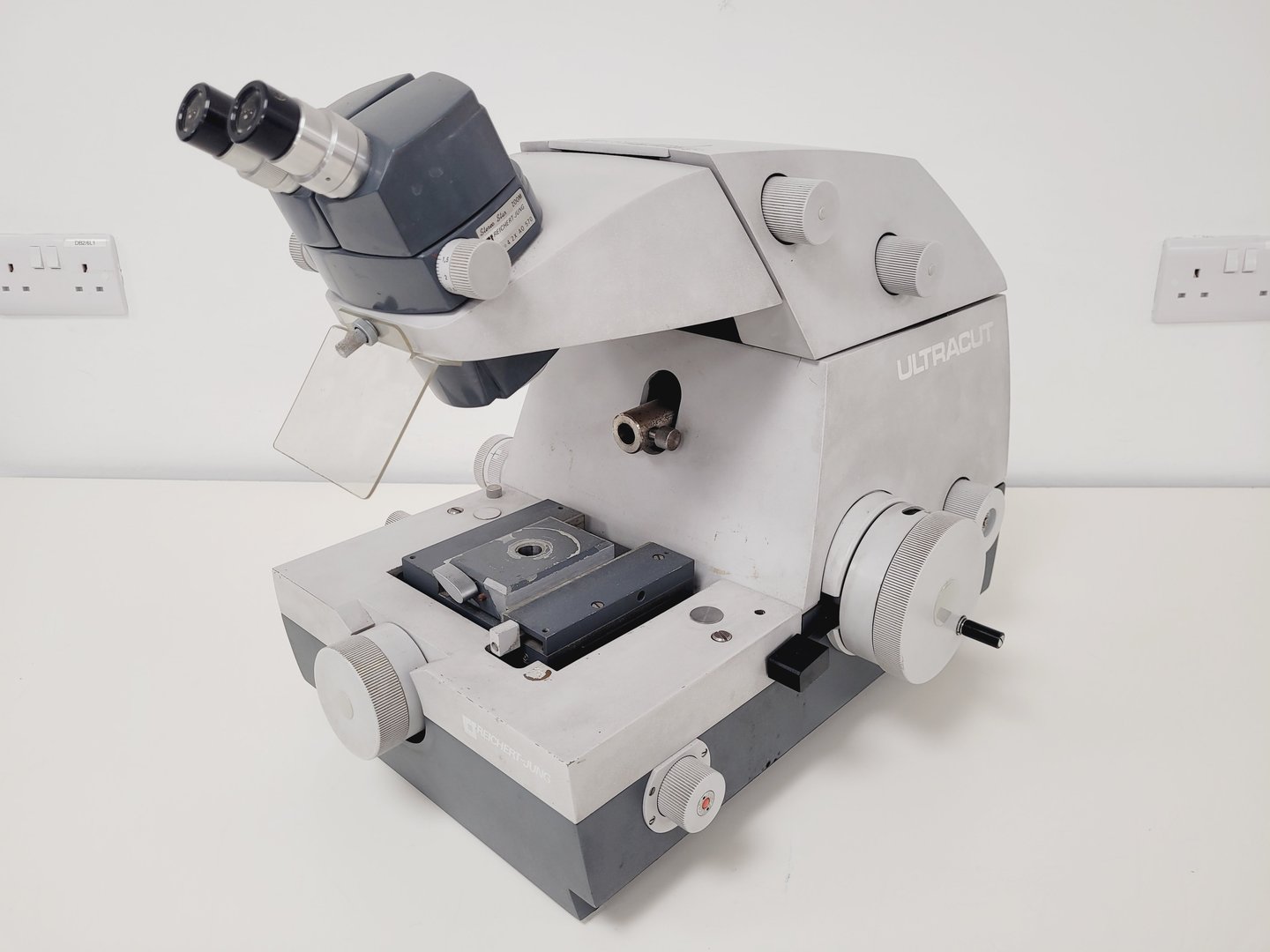 Image of Reichert-Jung UltraCut Microtome 701701