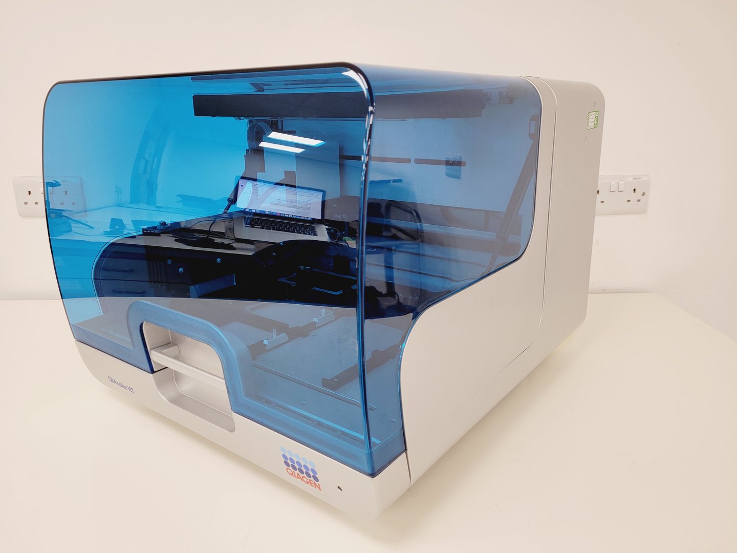 Image of Qiagen QIAcube HT QIAxtractor Nucleic Acid Purification System w/ VS04 Pump Lab