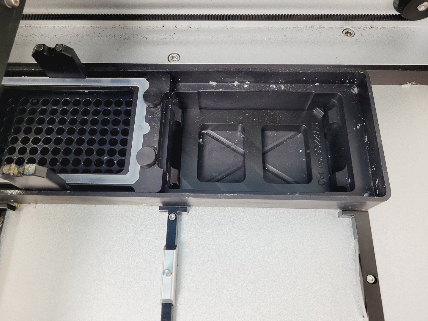 Image of Qiagen QIAcube HT QIAxtractor System w/ VS04 Pump Spares/Repair Lab