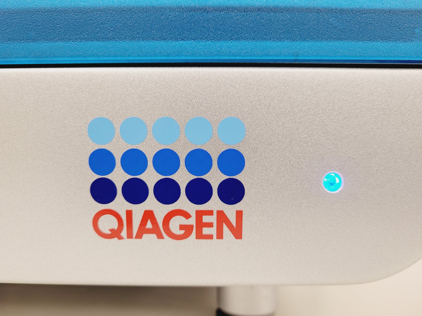 Image of Qiagen QIAcube HT QIAxtractor Nucleic Acid Purification System w/ VS04 Pump Lab