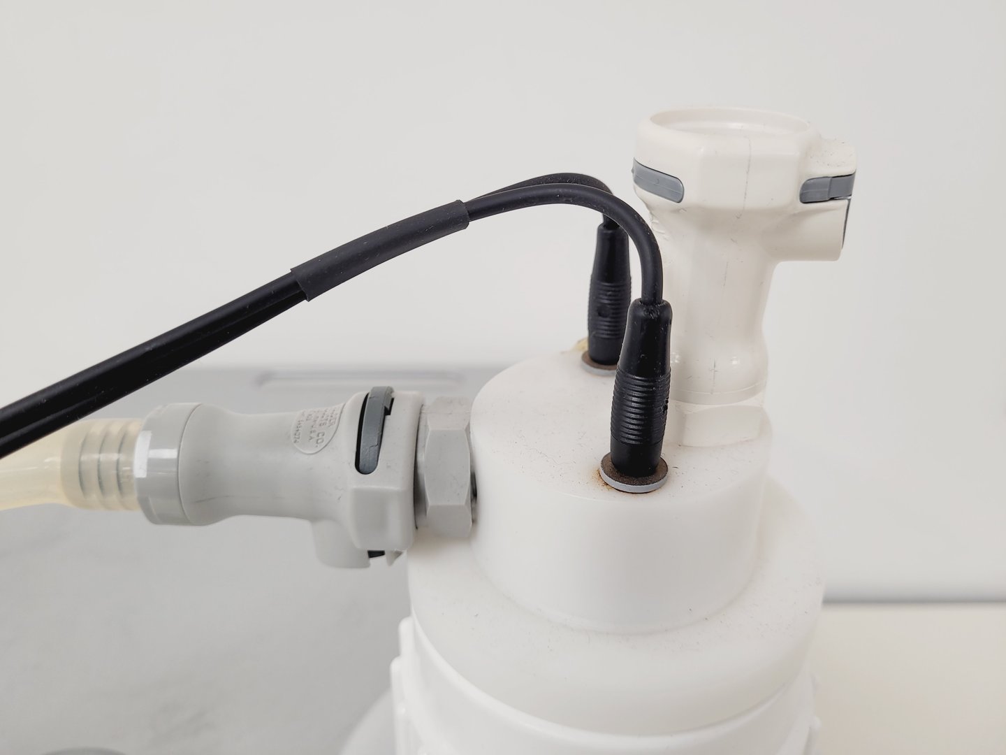 Image of Qiagen QIAcube HT QIAxtractor System w/ VS04 Pump Spares/Repair Lab