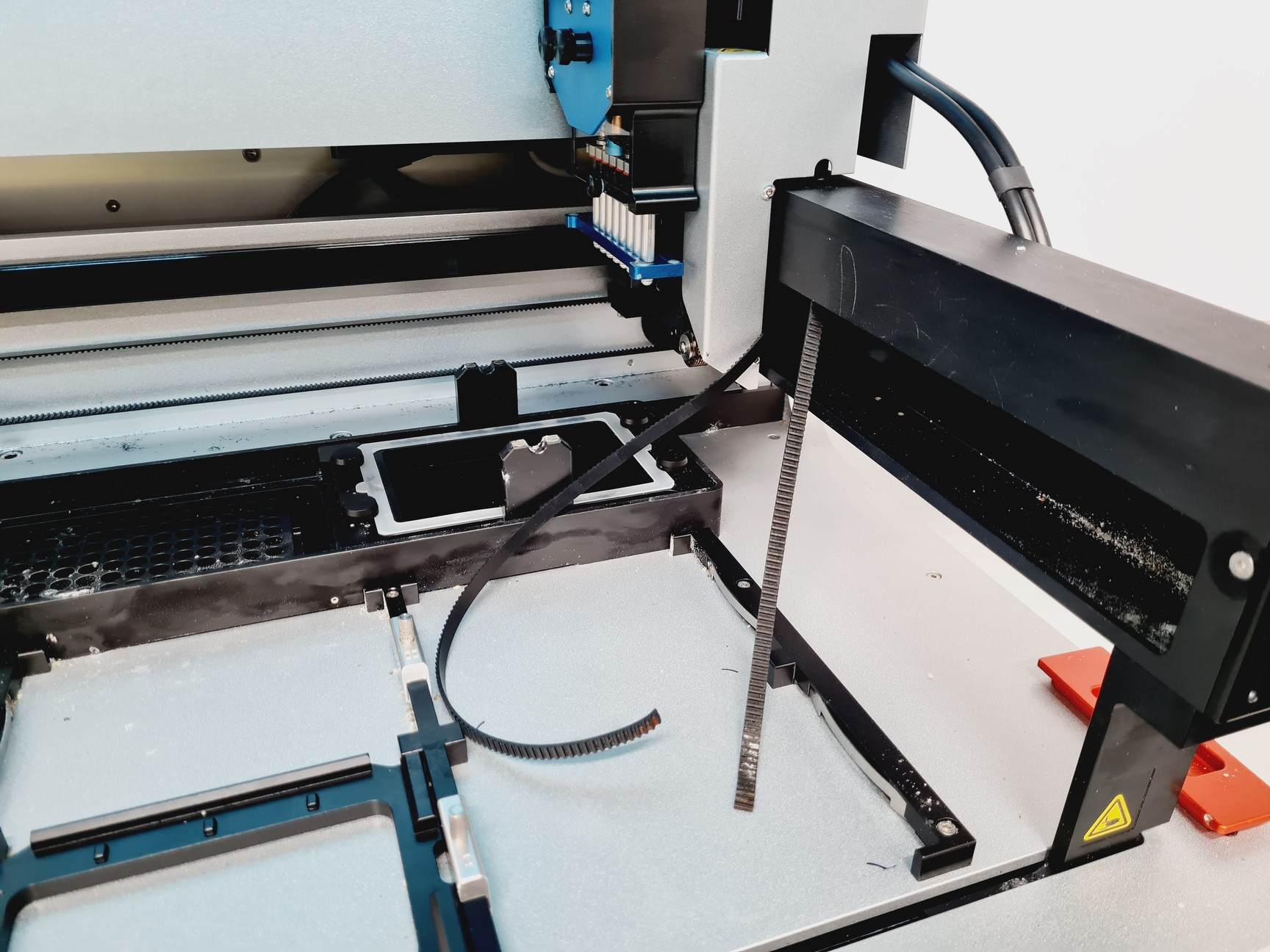 Image of Qiagen QIAcube HT QIAxtractor System w/ VS04 Pump Spares/Repair Lab