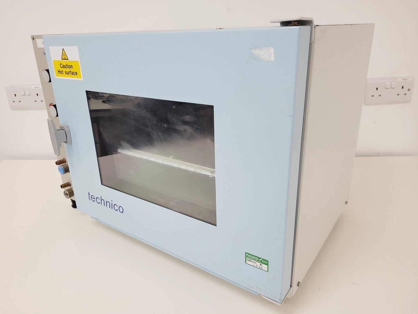 Image of Fistreem Technico Vacuum Oven TEC-240-010S Lab