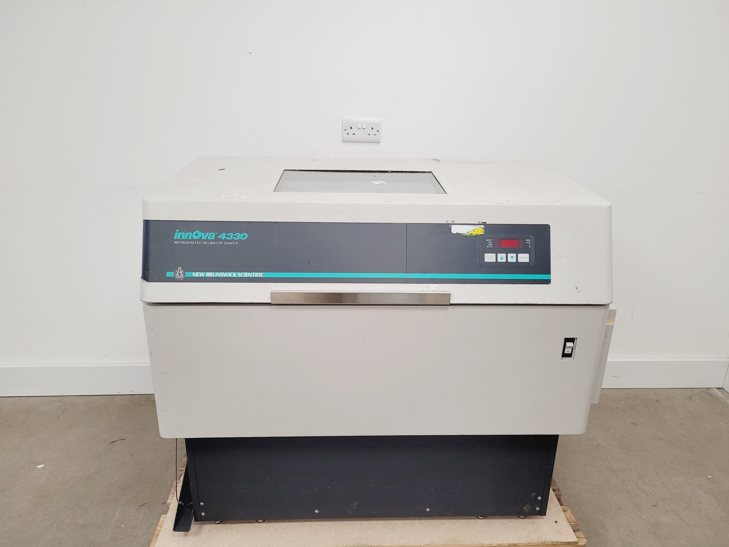 Image of New Brunswick Innova 4330 Incubator Shaker Lab Spares/Repairs