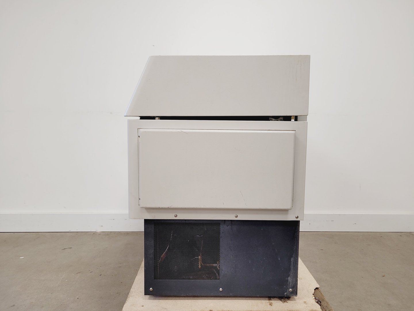 Image of New Brunswick Innova 4330 Incubator Shaker Lab Spares/Repairs