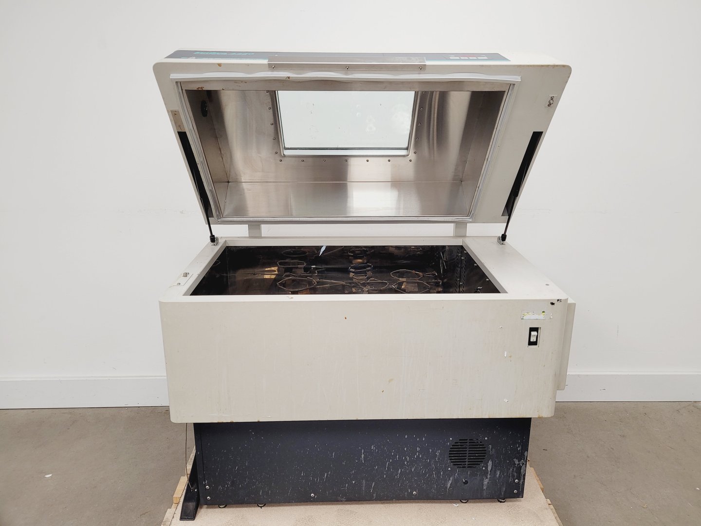 Image of New Brunswick Innova Type 4330 Incubator Shaker Lab