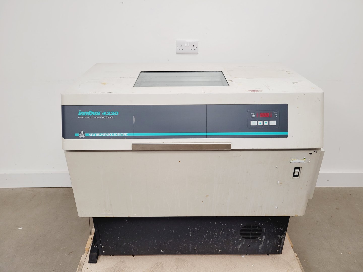 Image of New Brunswick Innova Type 4330 Incubator Shaker Lab