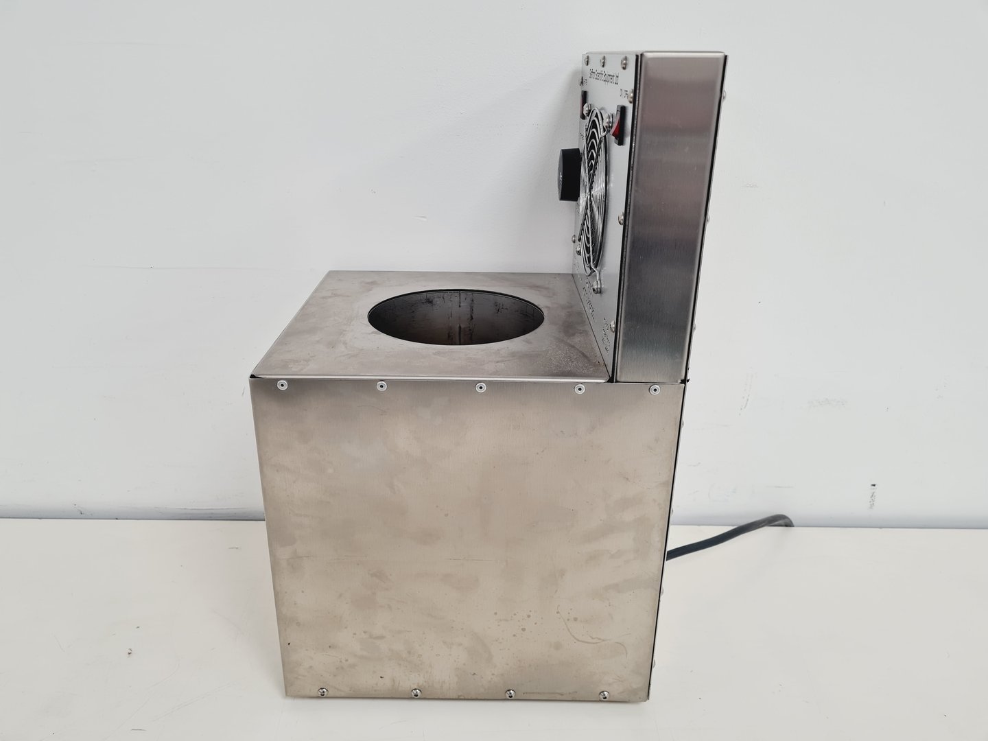 Image of Saffron Glove Box With Columns + Saffron Regeneration Oven Lab