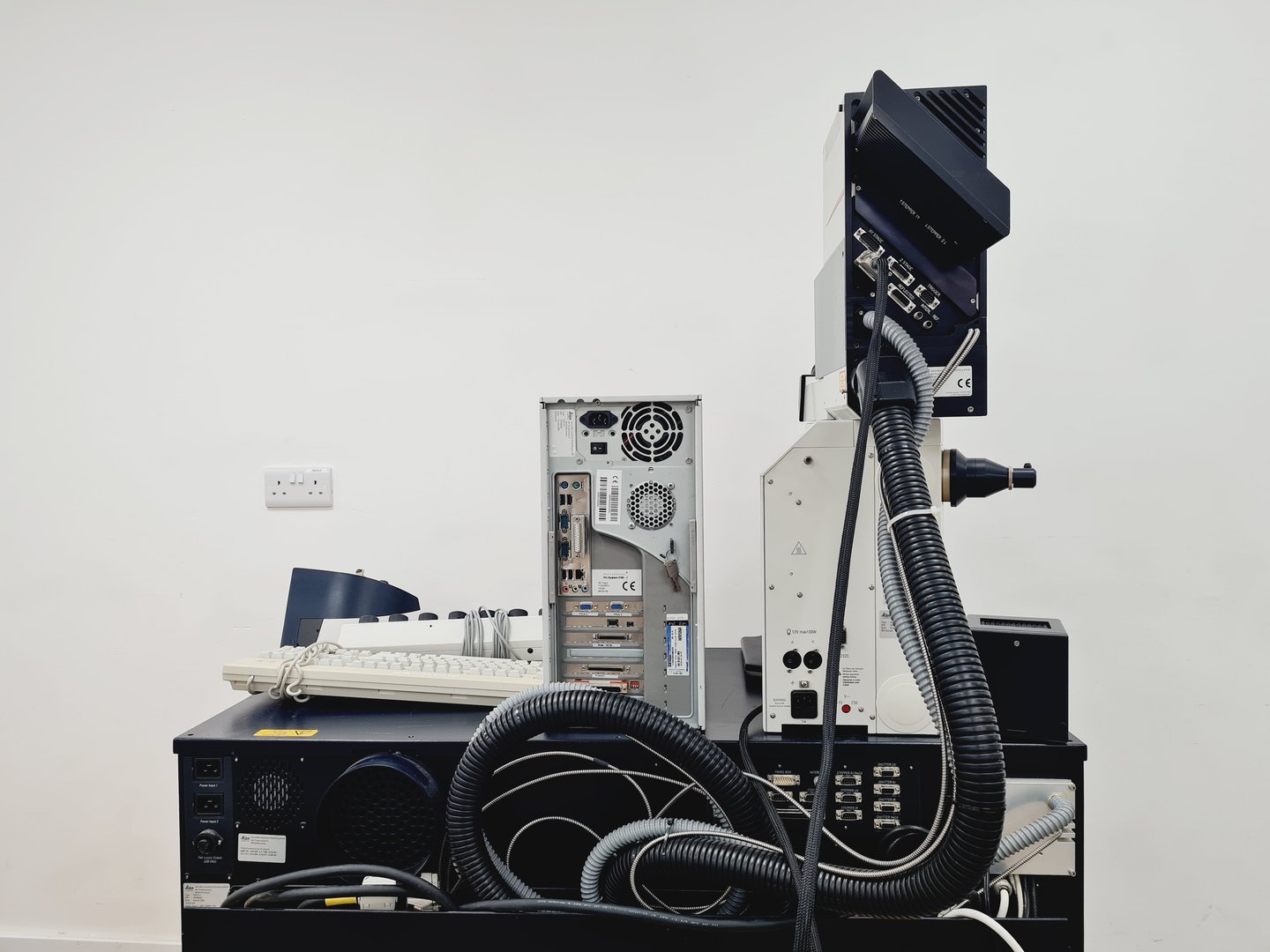 Image of Leica Microsystems Type - TCS SP2 Confocal Microscope System Lab