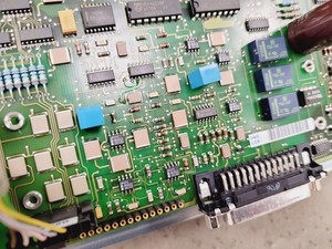 Thumbnail image of Bruker S4 Pioneer XRF with Software Lab Spares/Repairs