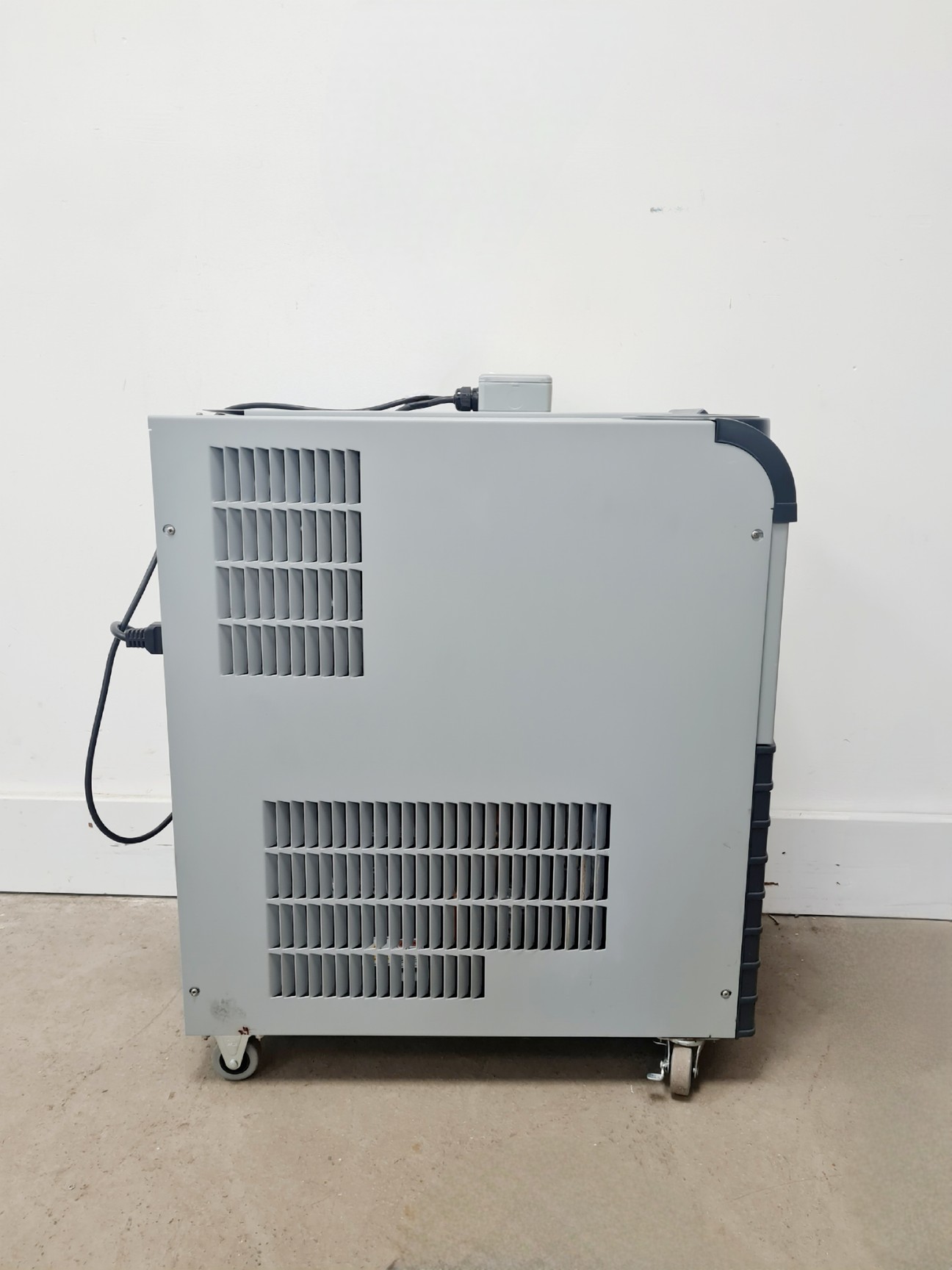 Image of Thermo Scientific Model ThermoFlex 900 Recirculating Chiller Lab