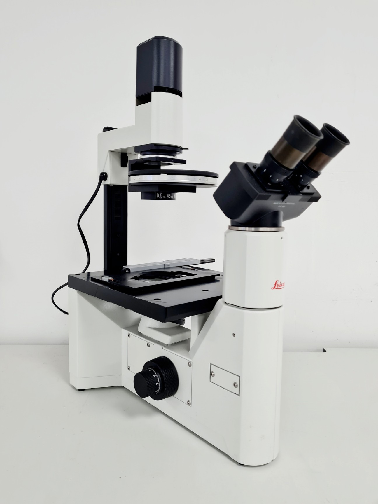 Image of Leica DMIL Inverted Microscope Type 090-135.001 