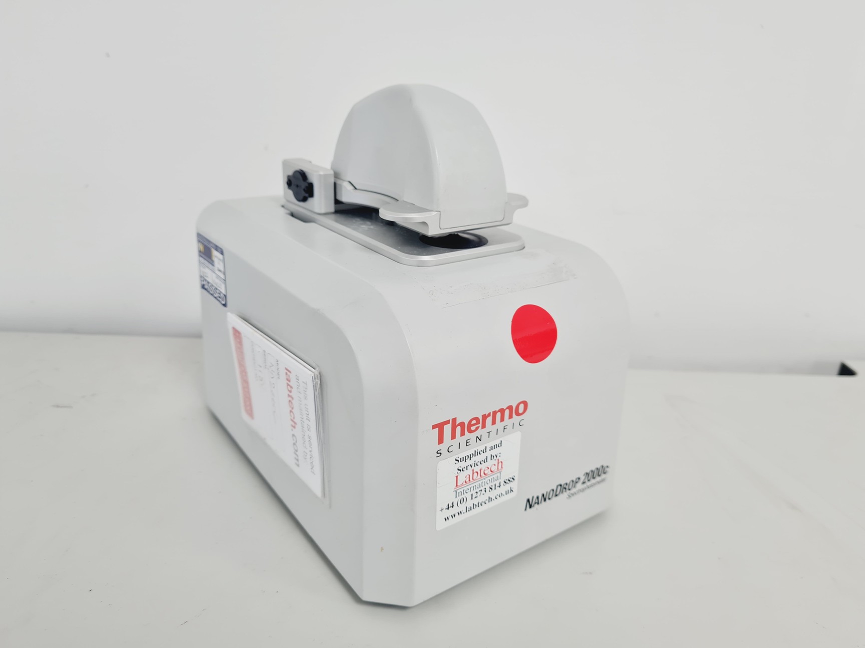 Image of Thermo Scientific NanoDrop 2000c Spectrophotometer Lab 