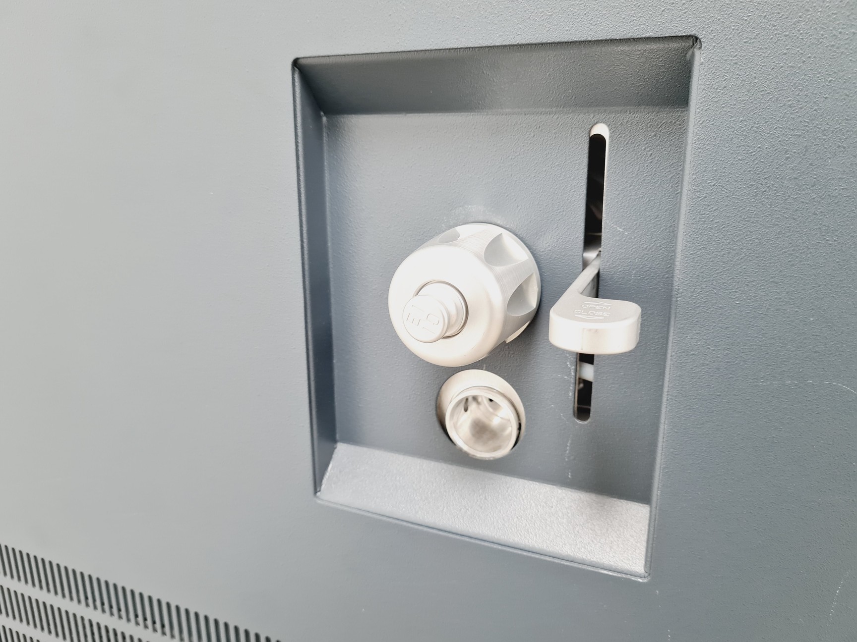 Image of Thermo Scientific LTQ Orbitrap XL Hybrid Ion Mass Spec System Lab