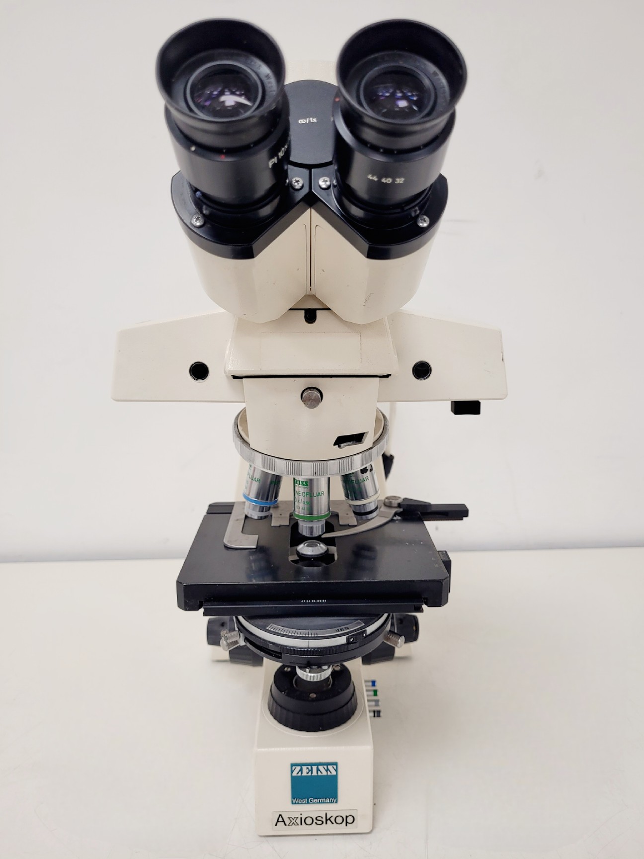 Image of Zeiss Axioskop Microscope w/ 3 x Objectives NEOFL 100x, 40x, 20x Lab