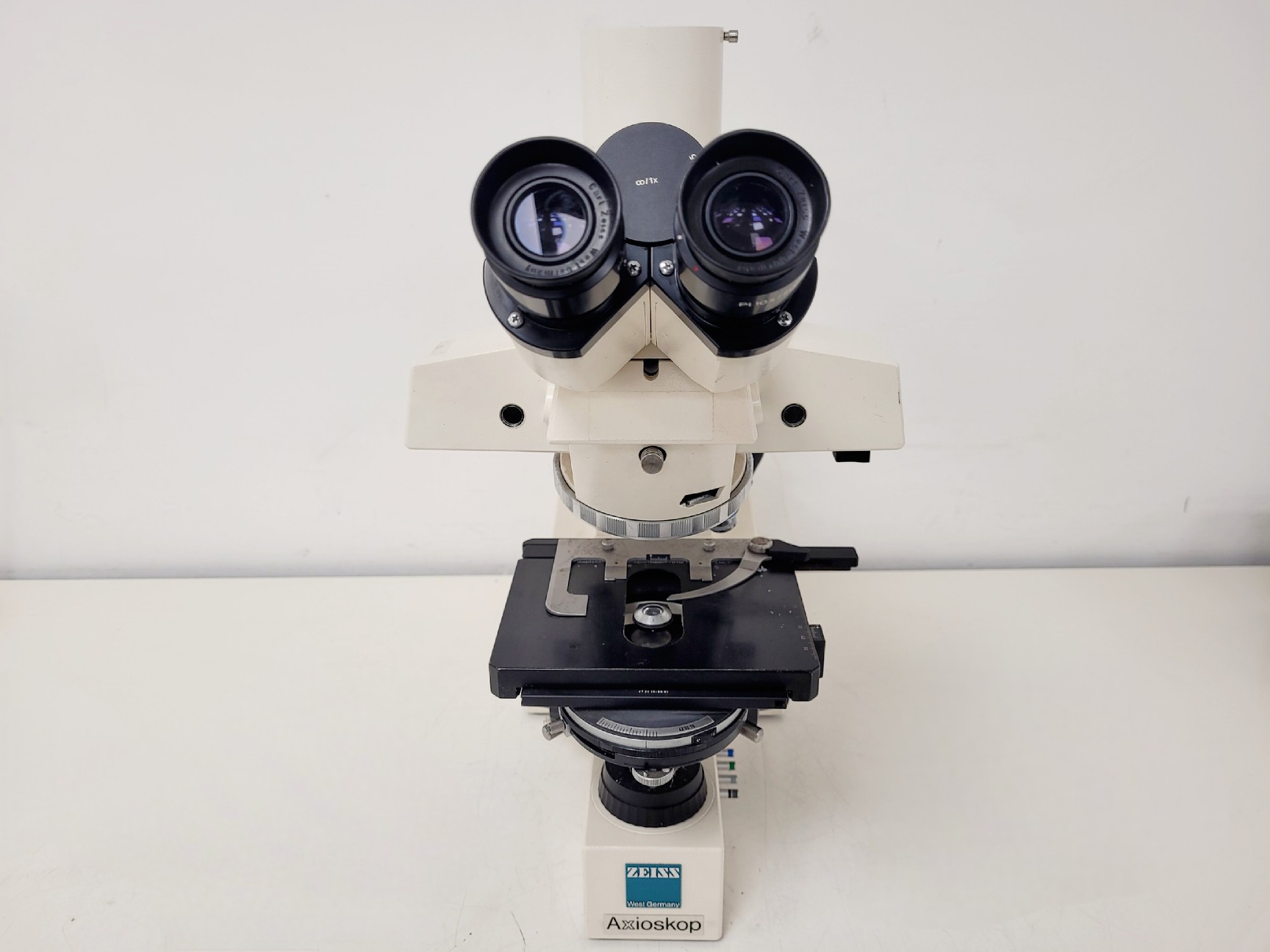 Image of Zeiss Axioskop Microscope w/ 3 x Objectives NEOFL 100x, 40x, 20x Lab