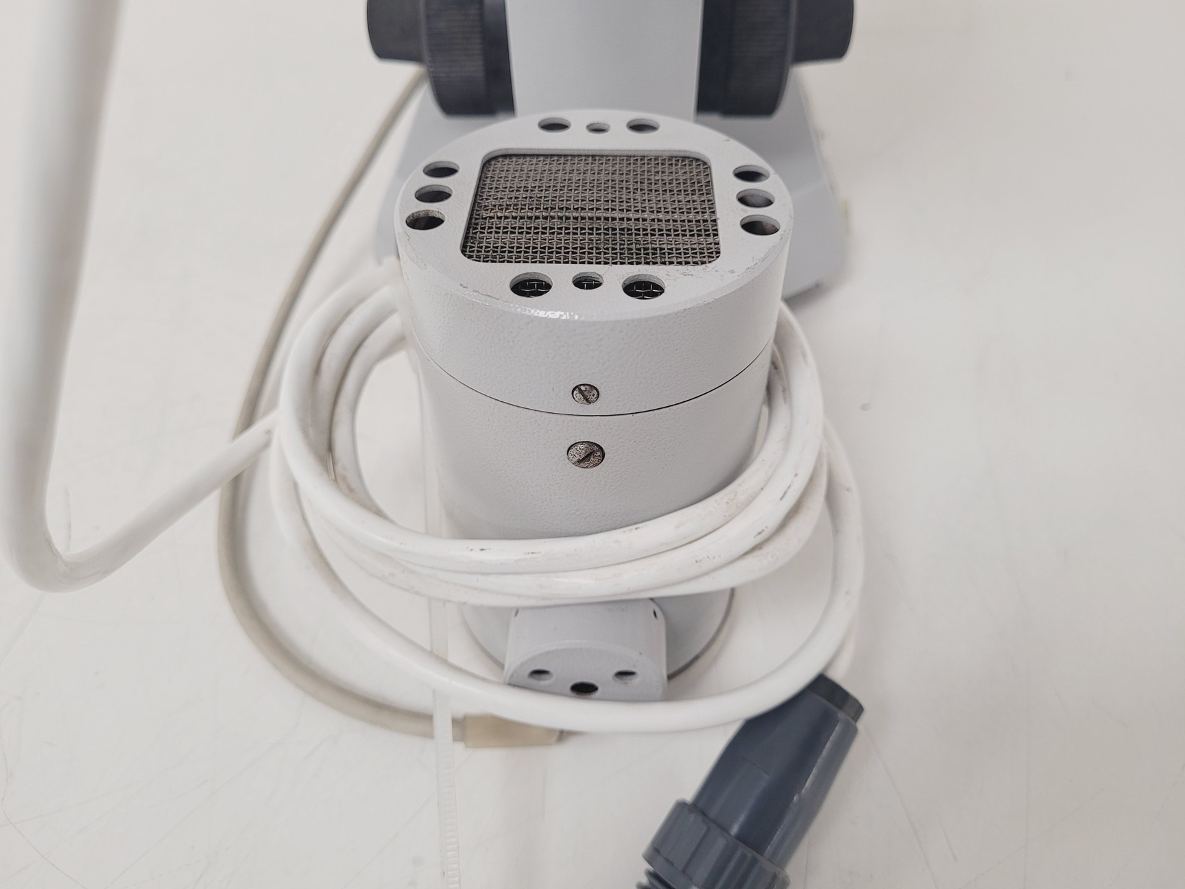 Image of Zeiss Standard Fluorescence Microscope w/ 4 x Objectives Lab