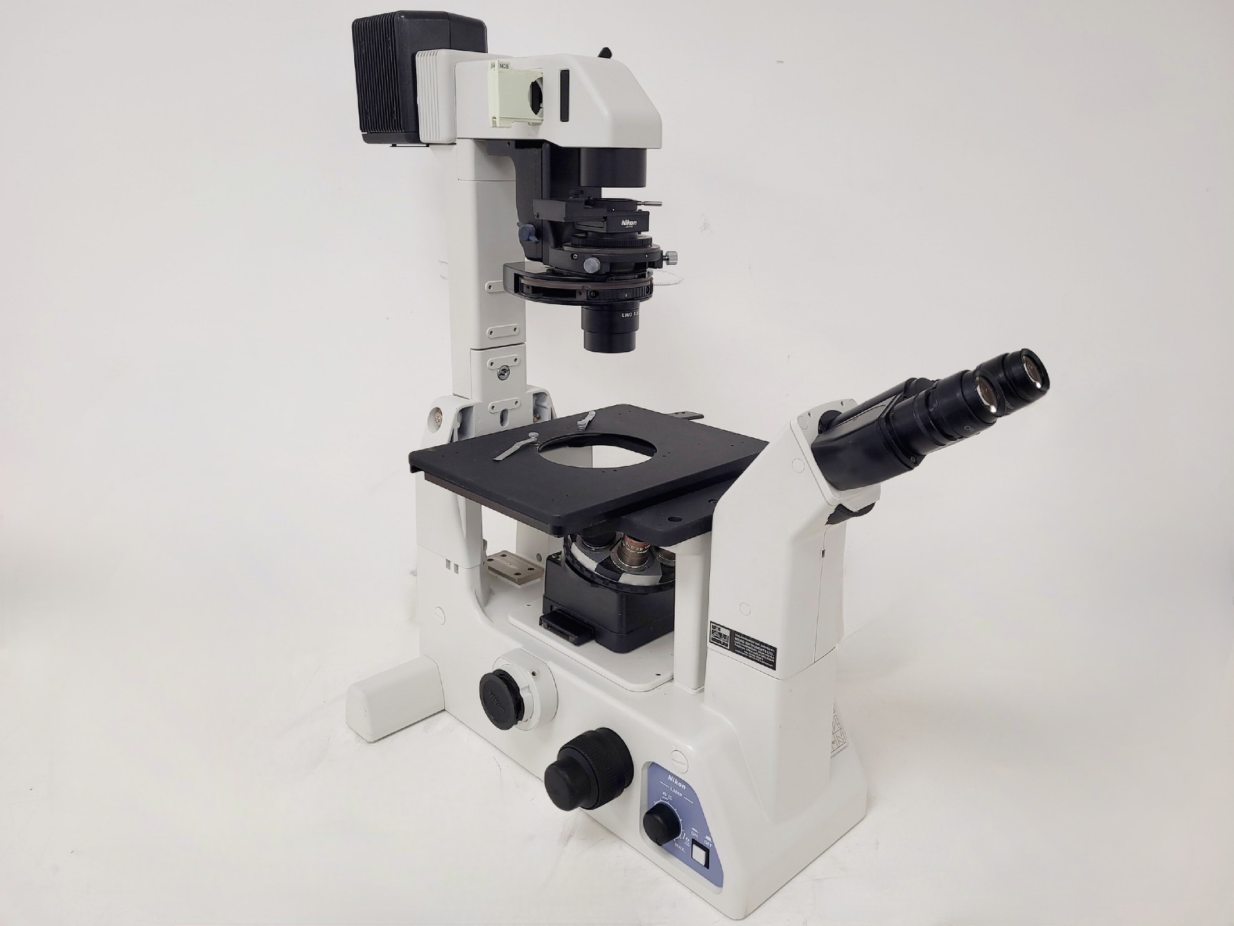 Image of Nikon Eclipse TE200 Inverted Microscope w/ 3 x Objectives Plan, Ph Lab