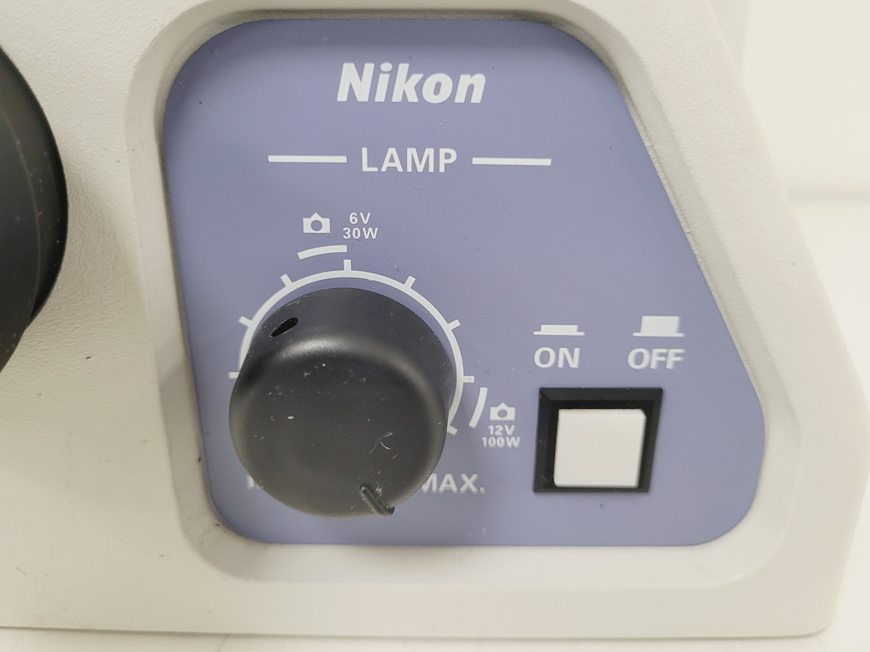 Image of Nikon Eclipse TE200 Microscope w/ 3 x Objectives Plan, Ph w/  TE-PS100 PSU Lab