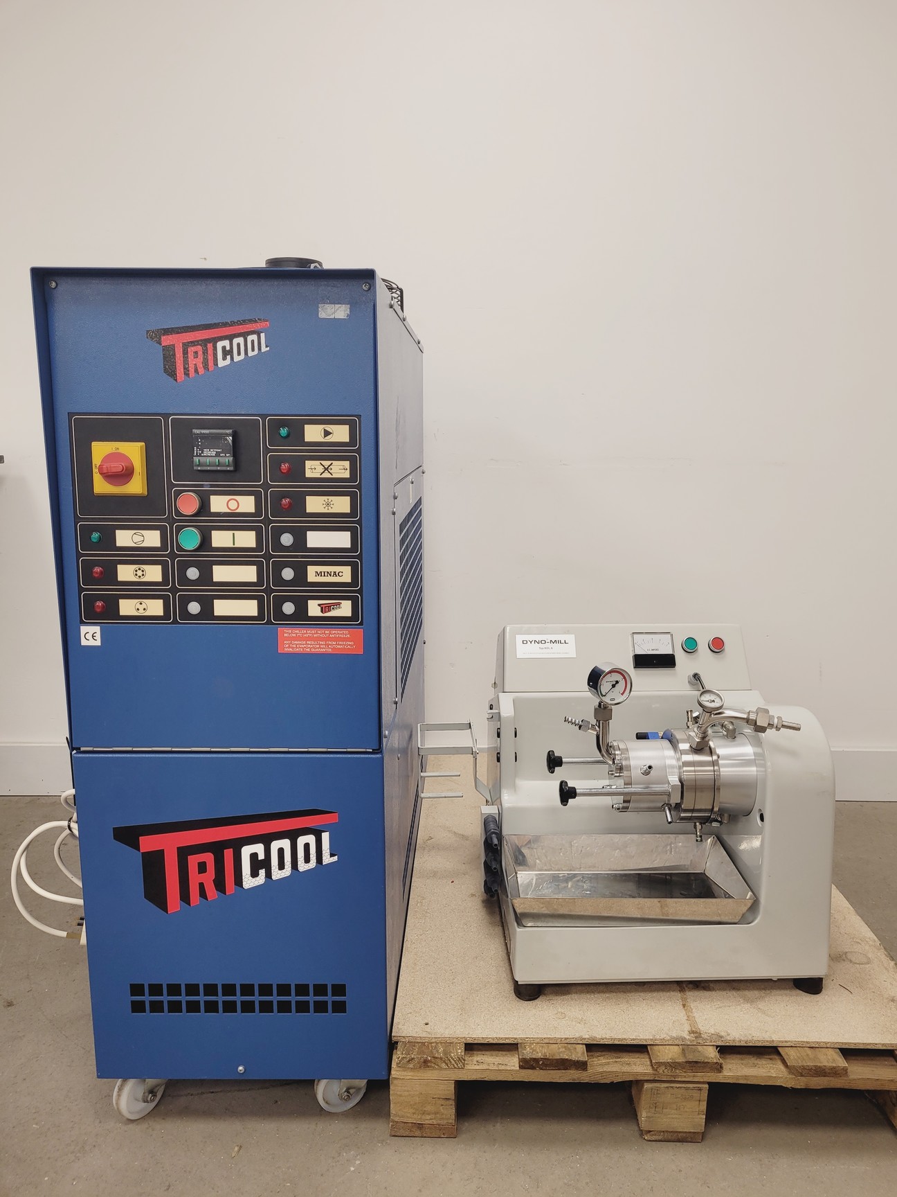 Image of 1x Dyno Mill Grinder KDL A And 1x Tricool Chiller MINAC 005LTS