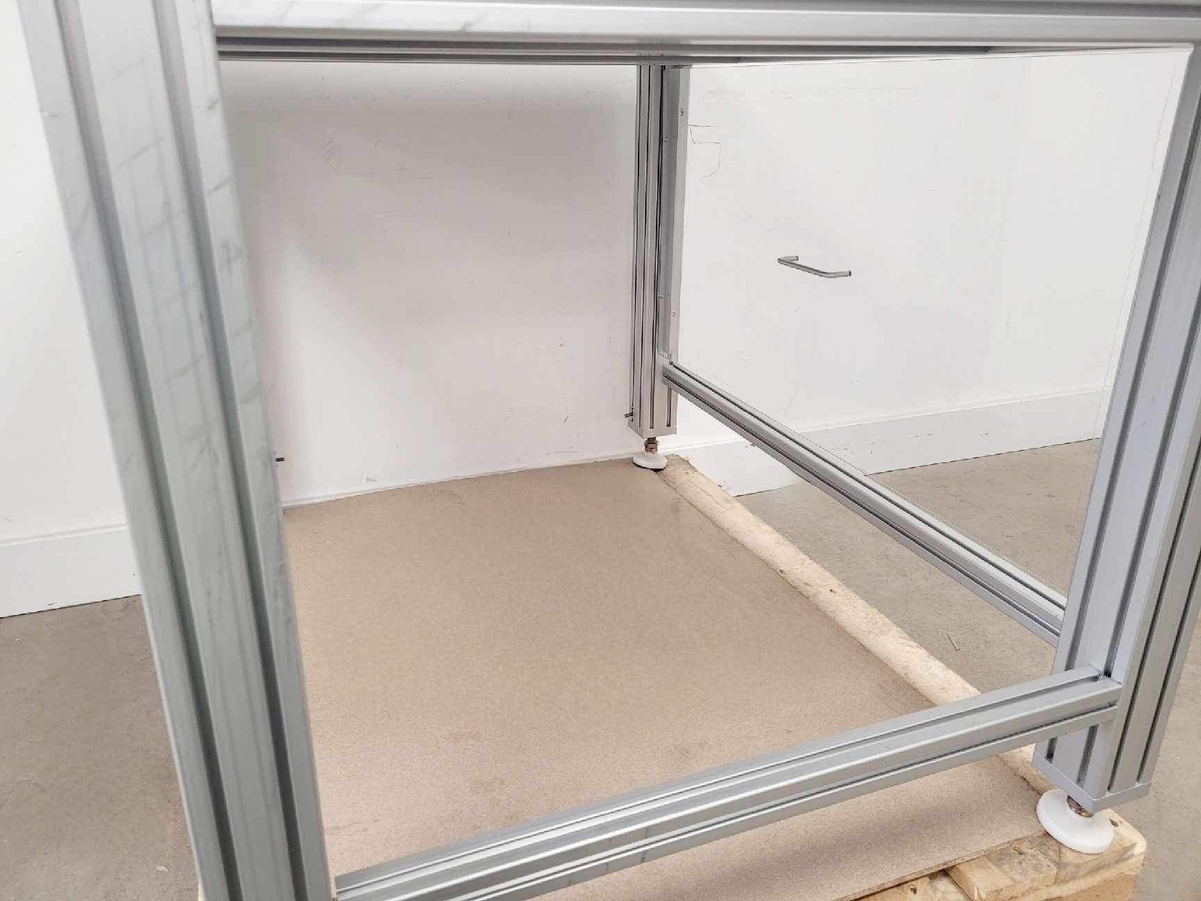 Image of Newport Anti-Vibration Table 90x120x90 Lab