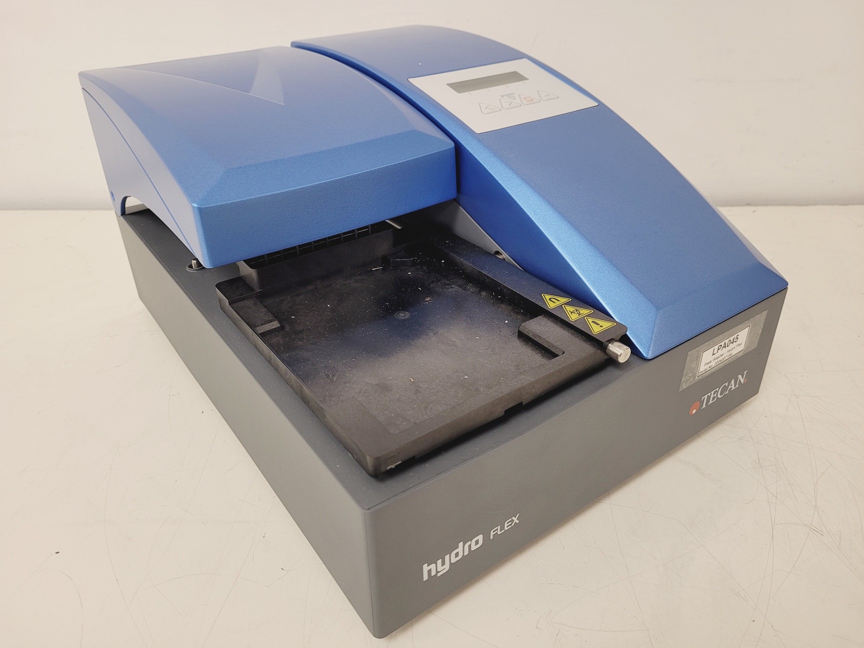 Image of Tecan HydroFlex Microplate Washer Lab