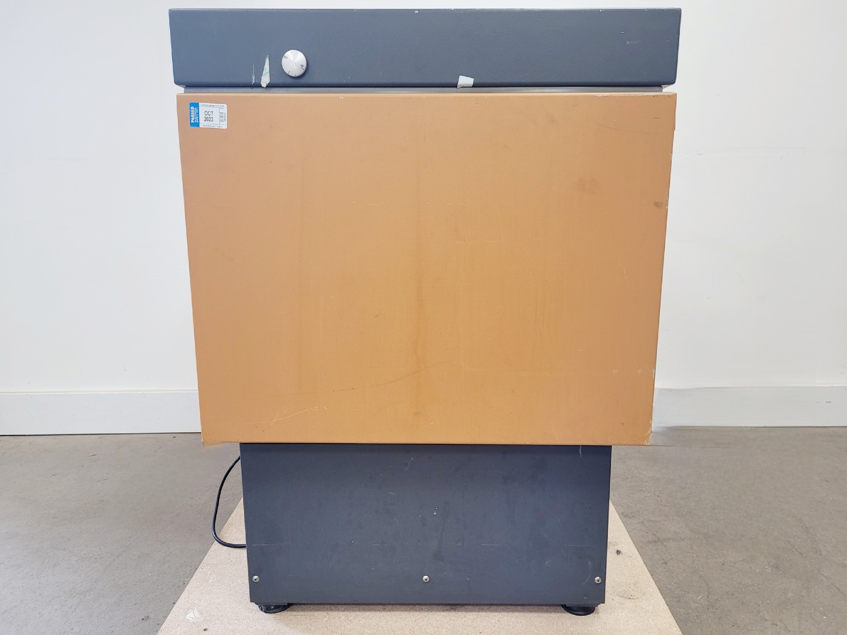 Image of New Brunswick Scientific Controlled Environment Incubator Shaker G-25 Lab Faulty