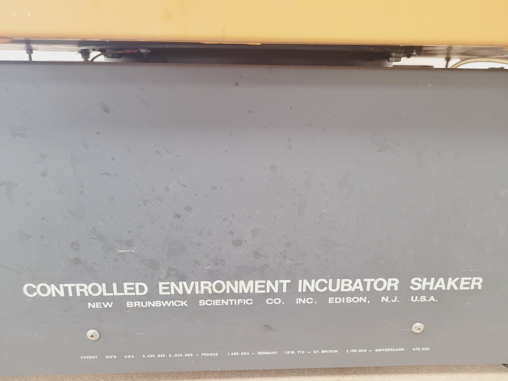 Image of New Brunswick Scientific Controlled Environment Incubator Shaker G-25 Lab Faulty