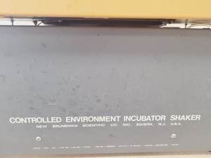 Thumbnail image of New Brunswick Scientific Controlled Environment Incubator Shaker G-25 Lab Faulty