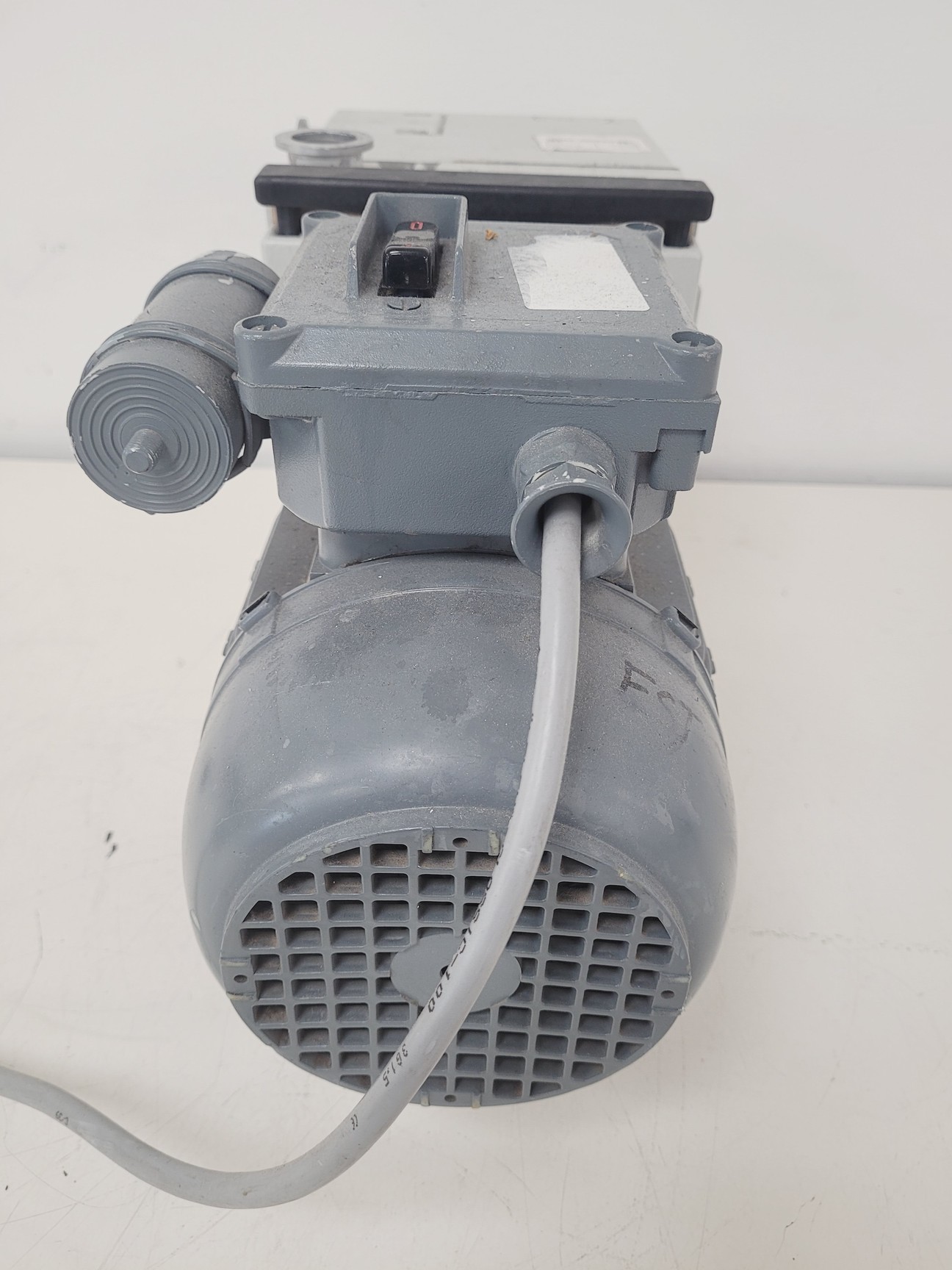 Image of Leybold Vakuum Trivac D16B Rotary Vane Vacuum Pump