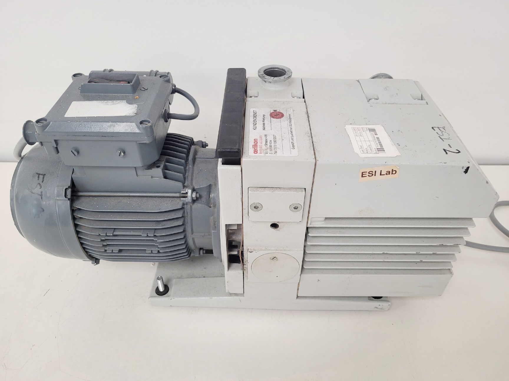 Image of Leybold Vakuum Trivac D16B Rotary Vane Vacuum Pump