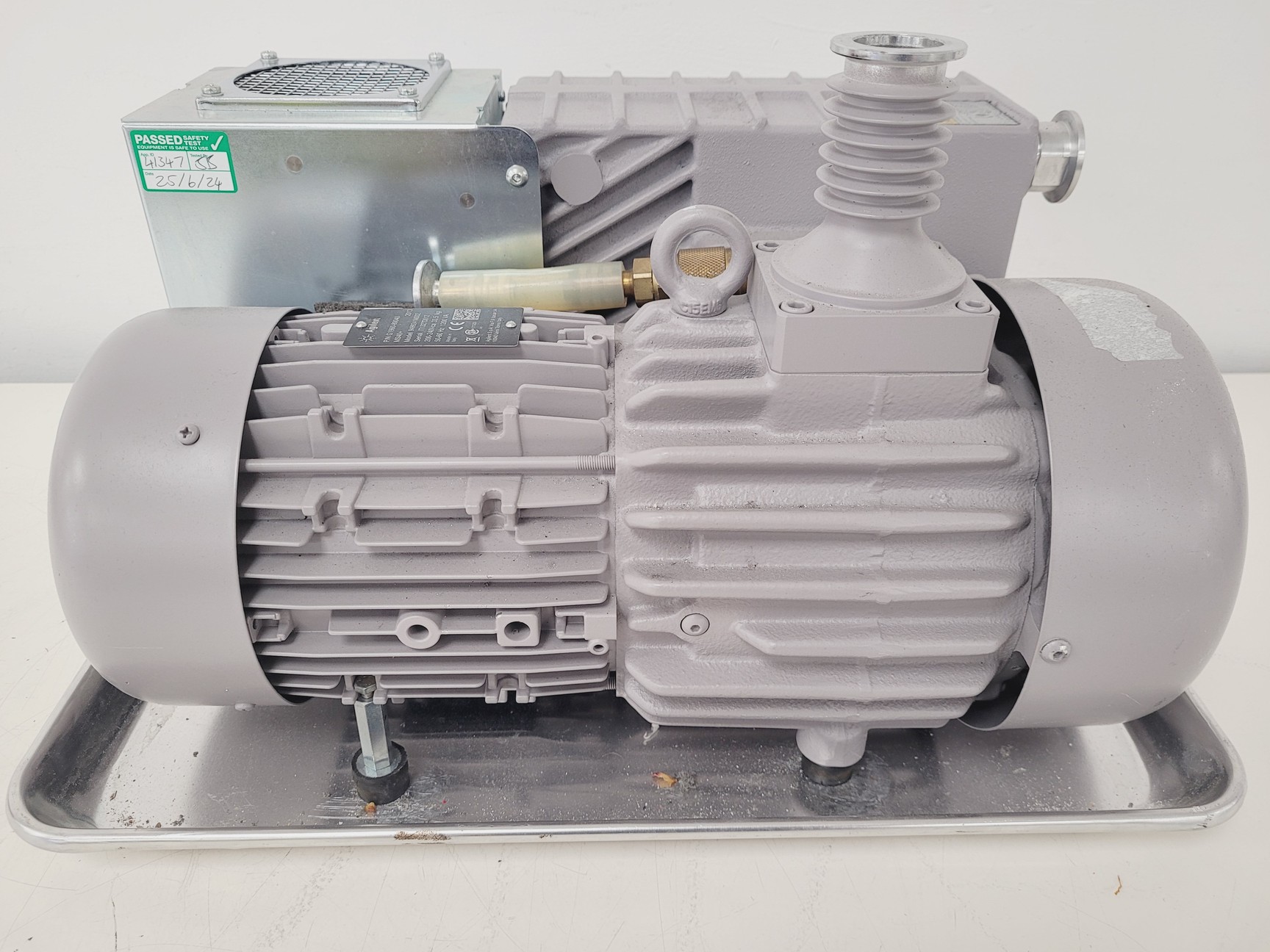 Image of Agilent Technologies MS40+ Rotary Vane Vacuum Pump Lab