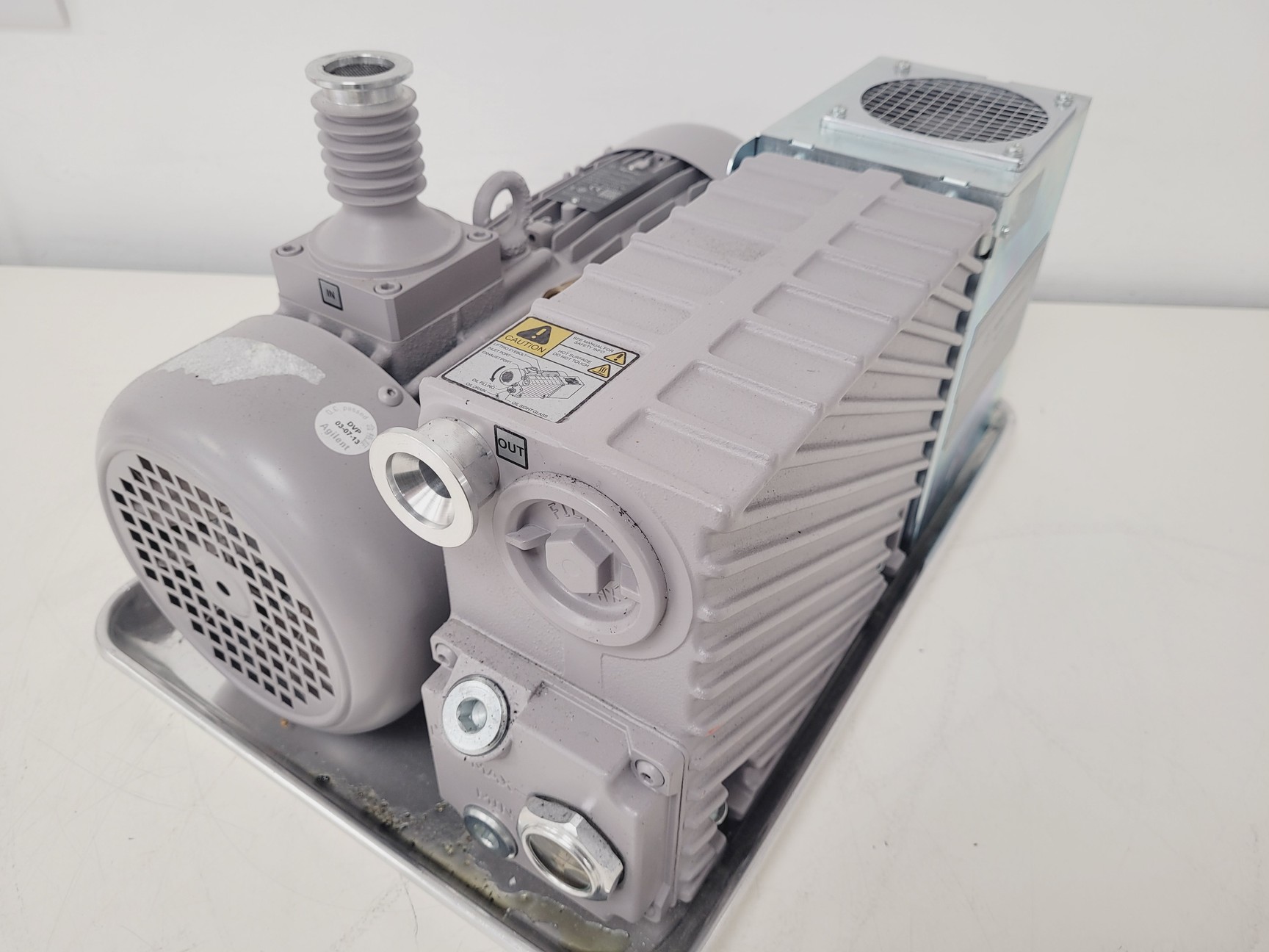 Image of Agilent Technologies MS40+ Rotary Vane Vacuum Pump Lab