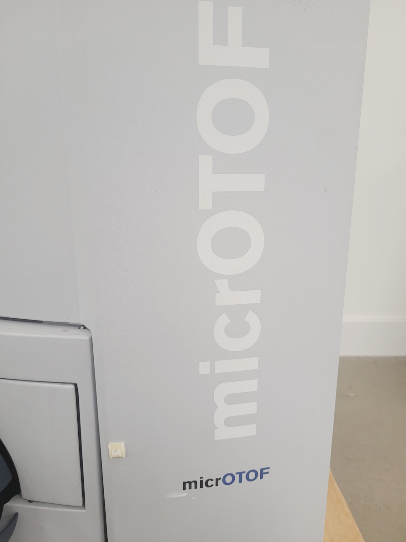 Image of Bruker MicrOTOF Bench Top ESI-TOF MS Lab