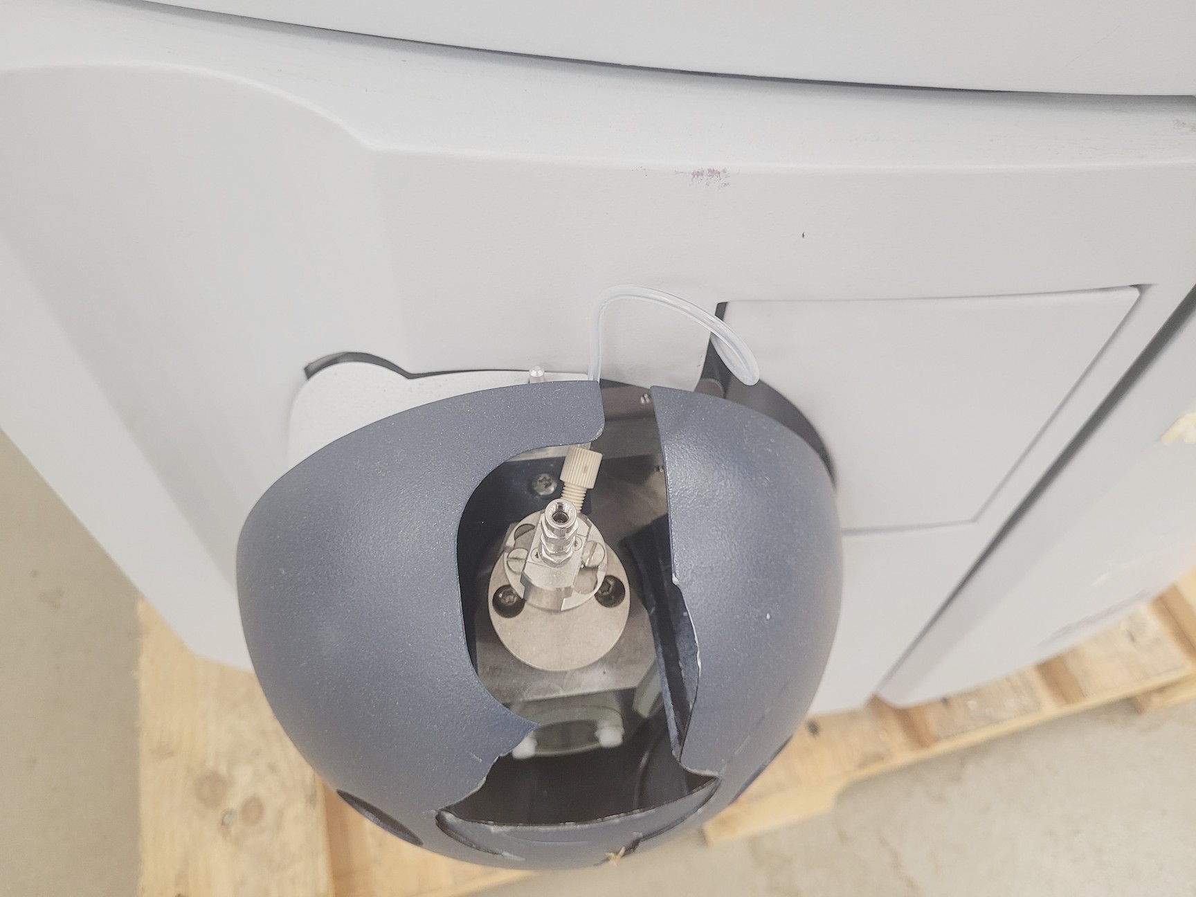 Image of Bruker MicrOTOF Bench Top ESI-TOF MS Lab