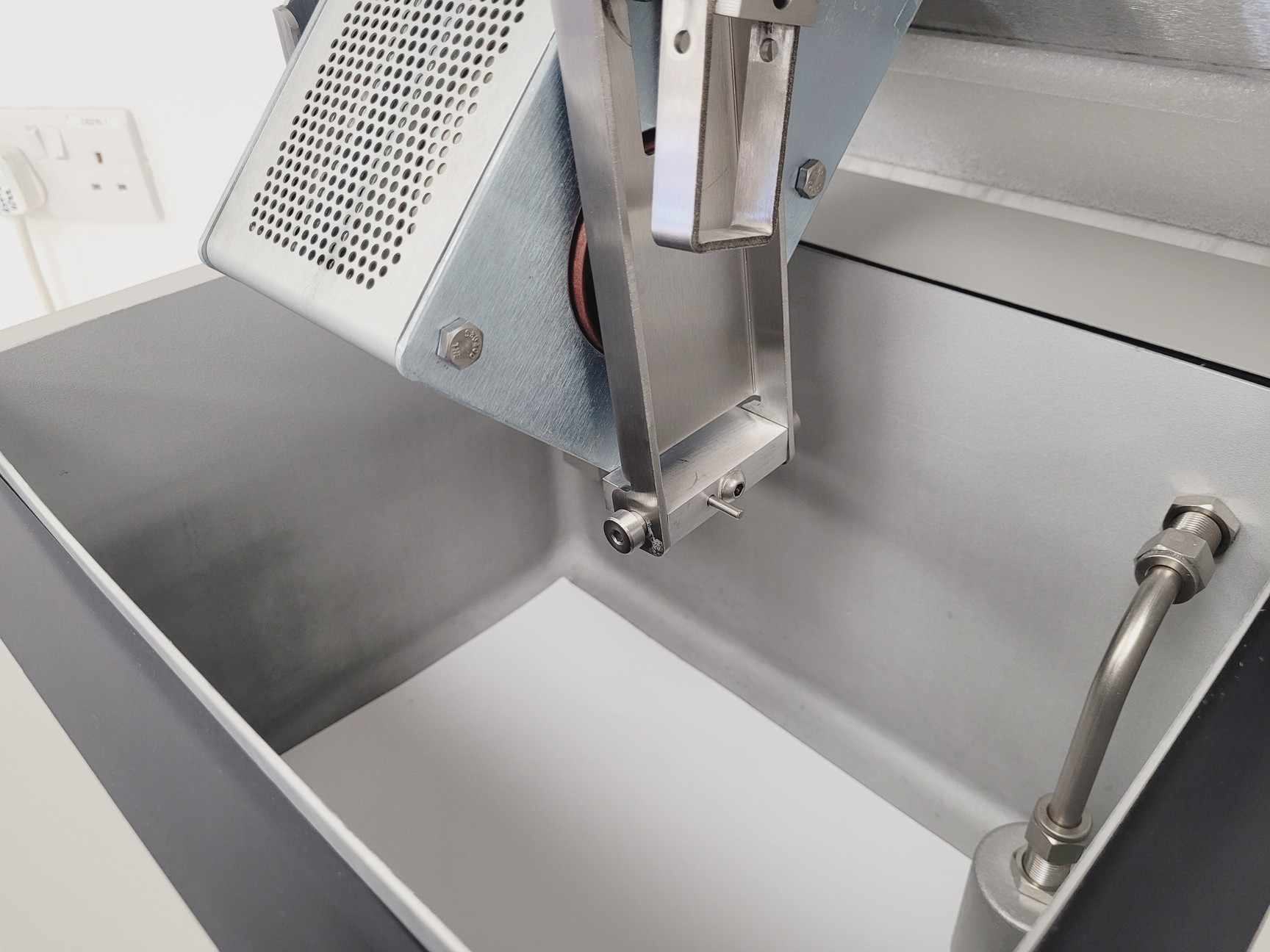 Image of SPEX SamplePrep 6875A Dual-Chamber Cryogenic Grinder Lab