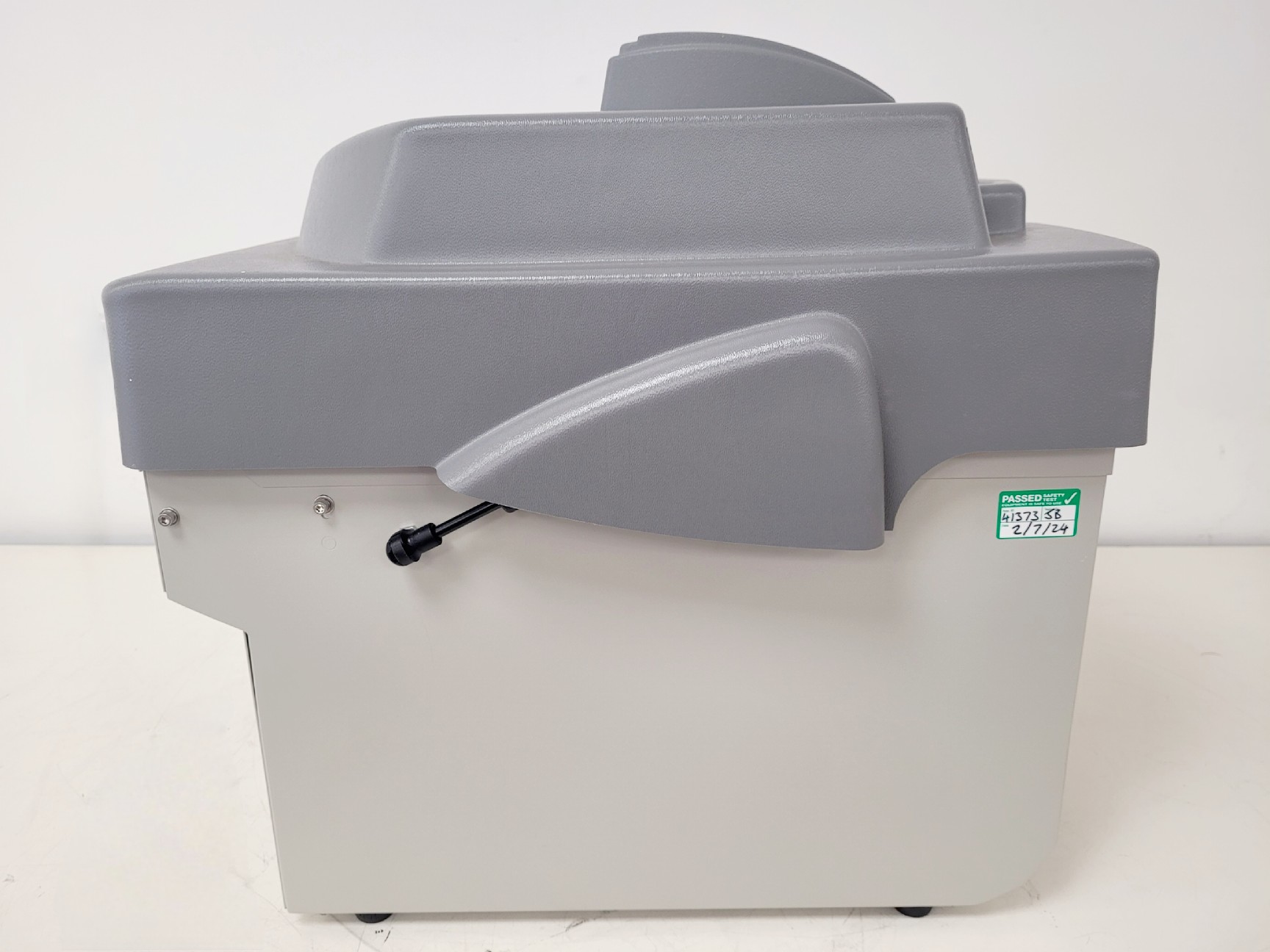 Image of SPEX SamplePrep 6875A Dual-Chamber Cryogenic Grinder Lab