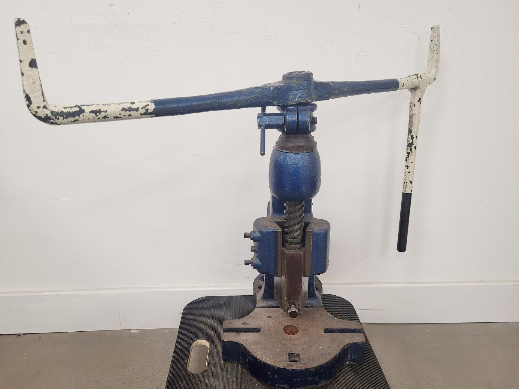 Image of F.J.Edwards FlyPress 359-361 Lab