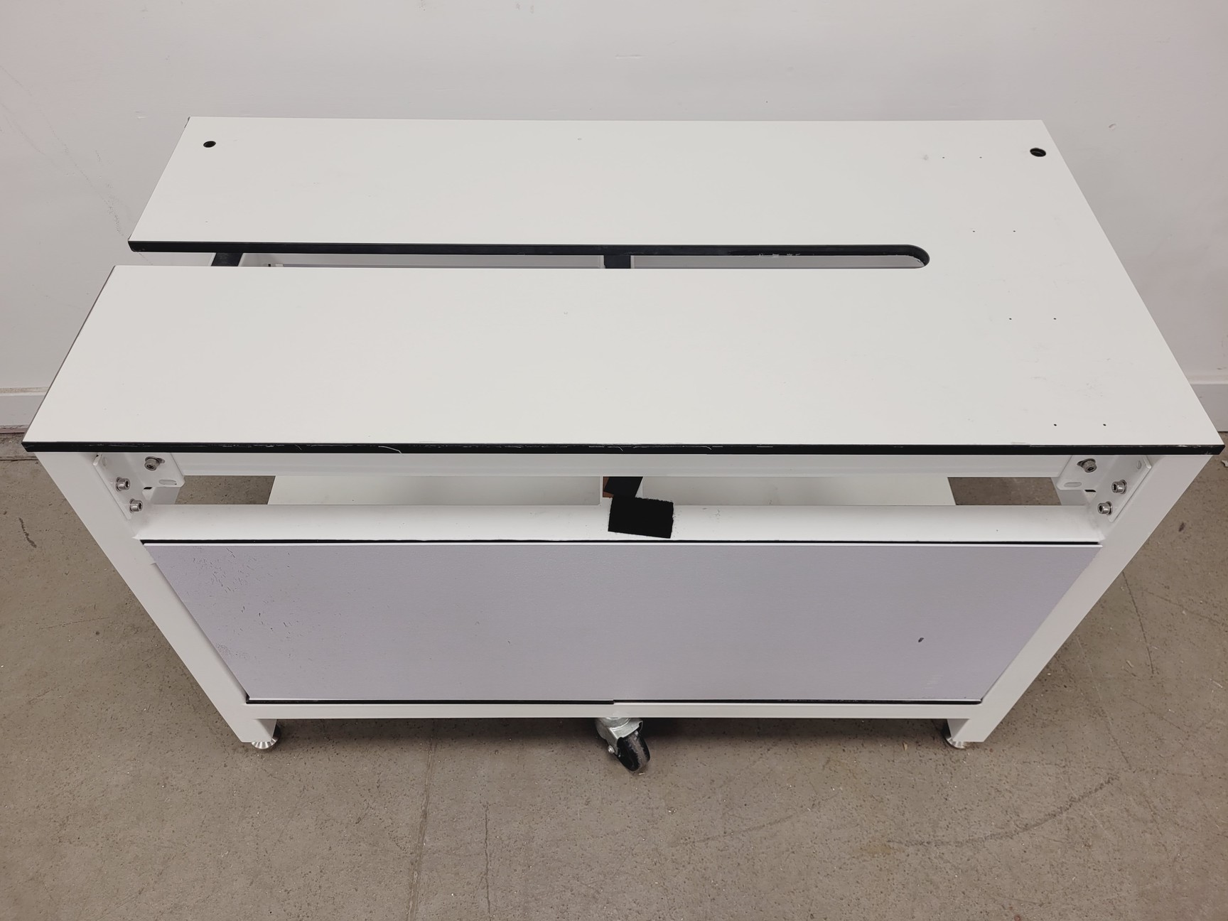 Image of 7 x White Trespa Laboratory Tables in Various Sizes Lab