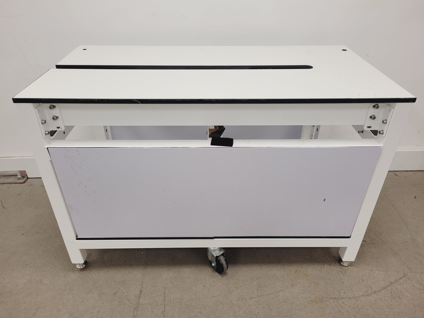 Image of 7 x White Trespa Laboratory Tables in Various Sizes Lab