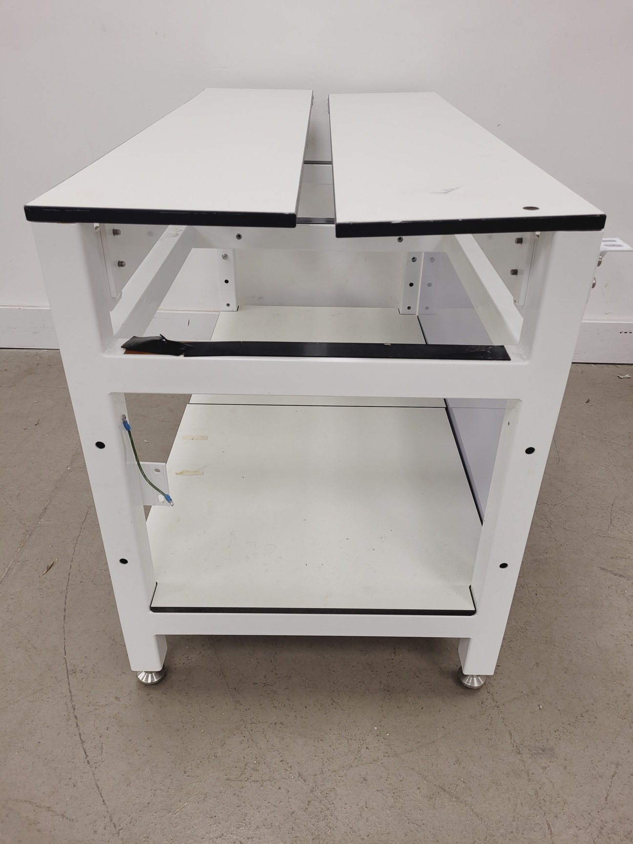 Image of 7 x White Trespa Laboratory Tables in Various Sizes Lab