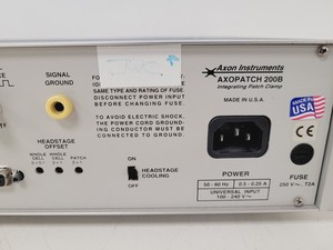 Thumbnail image of Axon Instruments Axopatch 200B Integrating Patch Clamp Amplifier Lab