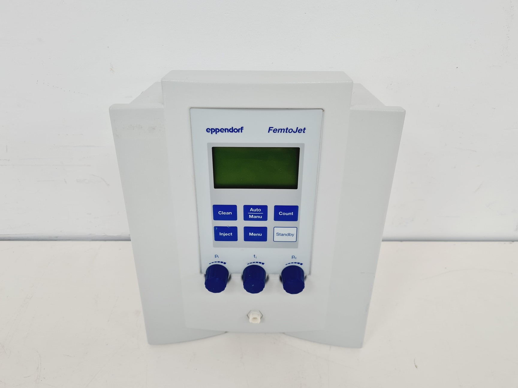 Eppendorf FemtoJet 5247 MicroInjector Lab