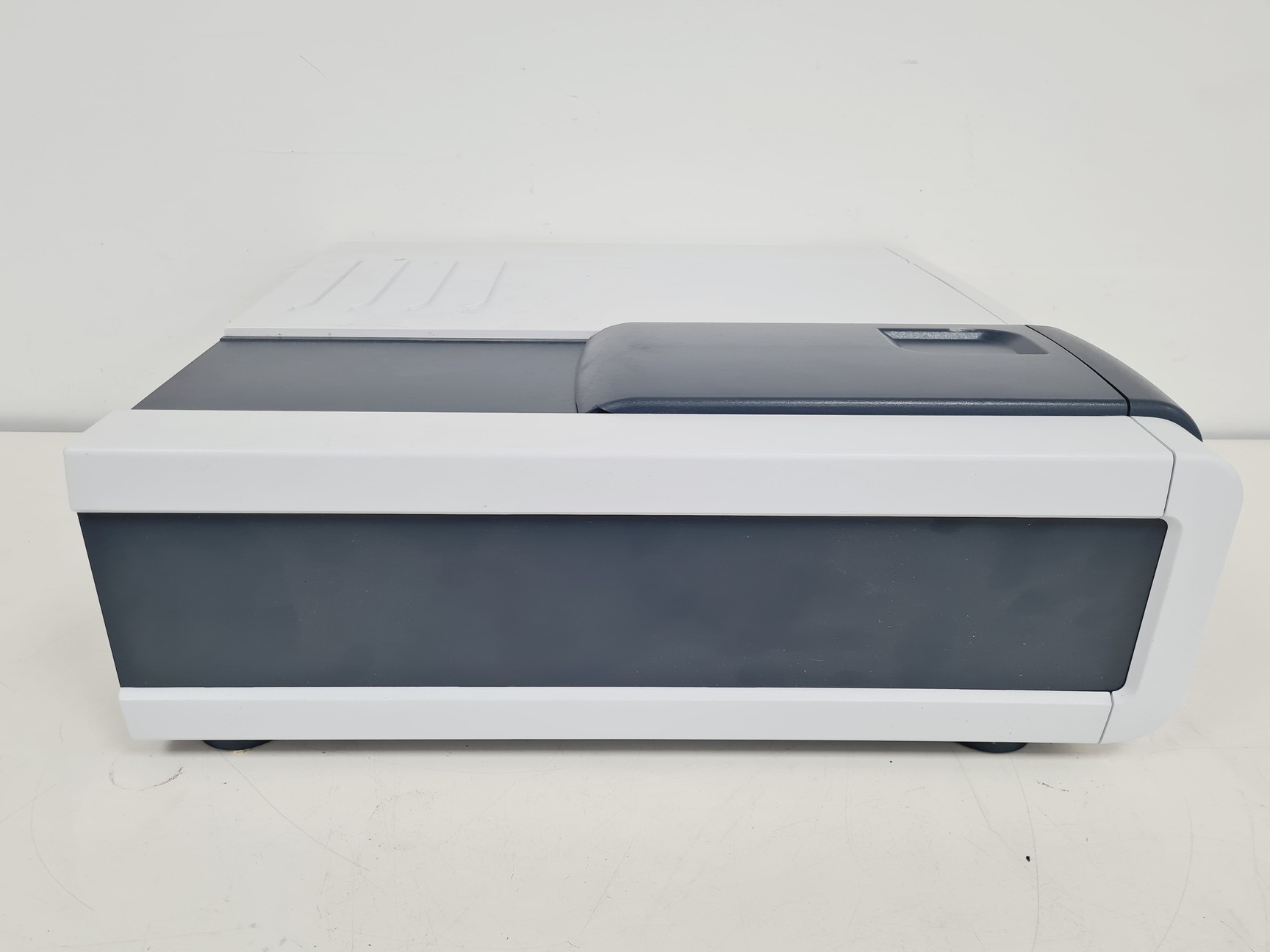 Image of Agilent Technologies Cary 60 UV-Visible Spectrophotometer Spares/Repair Lab