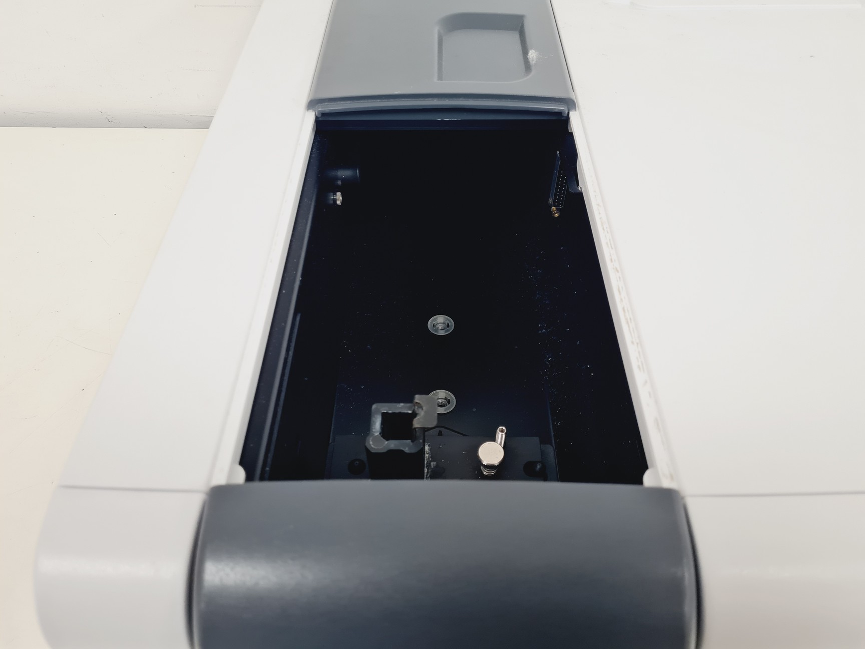 Image of Agilent Technologies Cary 60 UV-Visible Spectrophotometer Spares/Repair Lab