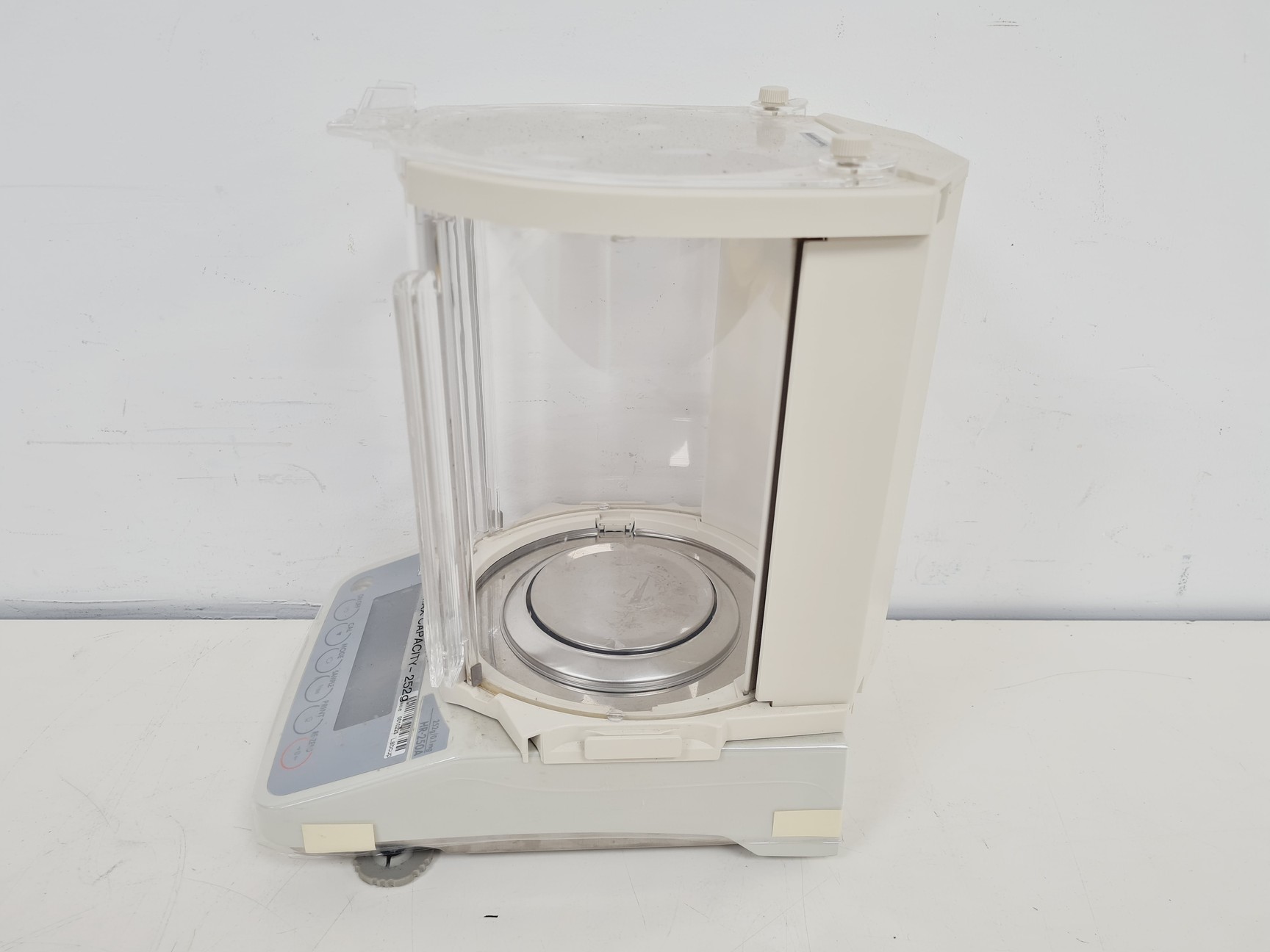 Image of A&D Company LTD HR-250A 252g/0.1mg 4DP Balance Lab