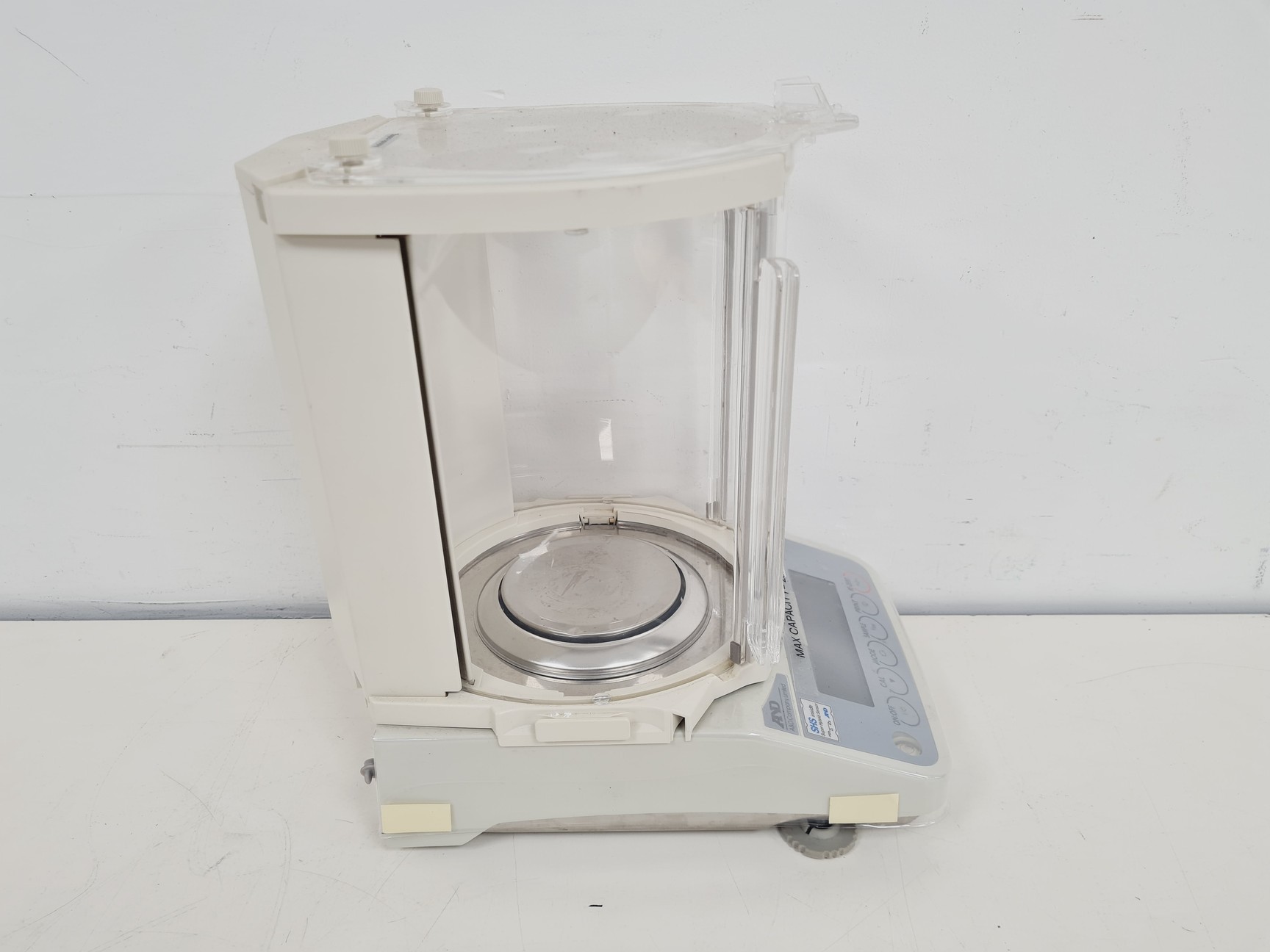 Image of A&D Company LTD HR-250A 252g/0.1mg 4DP Balance Lab