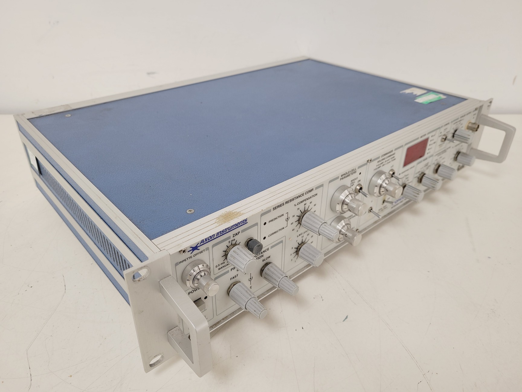 Image of Axon Instruments Axopatch 200B Amplifier Integrating Patch Clamp Lab