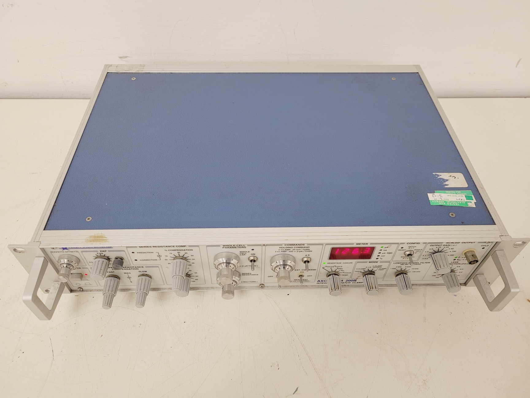 Image of Axon Instruments Axopatch 200B Amplifier Integrating Patch Clamp Lab