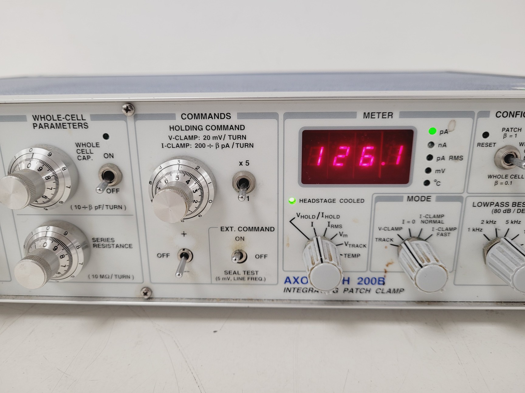 Image of Axon Instruments Axopatch 200B Amplifier Integrating Patch Clamp Lab